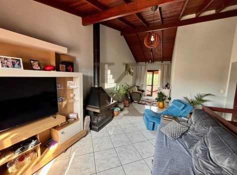 Casa 4 dormitórios Paradiso