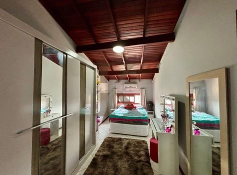 Casa 4 dormitórios Paradiso
